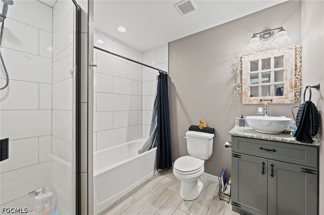2 Bed SingleFamilyResidence for Sale in Port Labelle, FL — photo 13