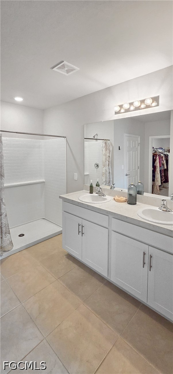 4 Bed SingleFamilyResidence for Sale in Lehigh Acres, photo 13