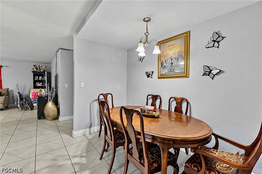 4 Bed SingleFamilyResidence for Sale in Rainbow Groves, photo 13