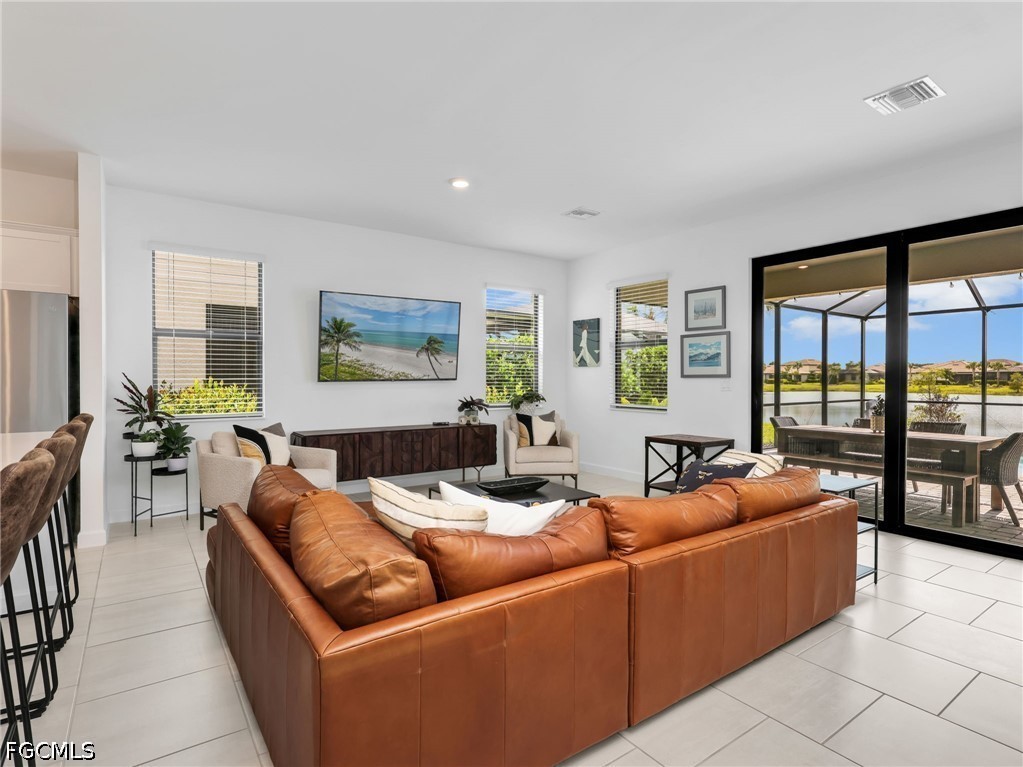 3 Bed Pool Home for Sale in Verdana Village, photo 13