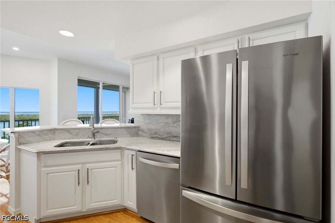 3 Bed Waterfront Home for Sale in Waterside At Bay Beach, photo 13