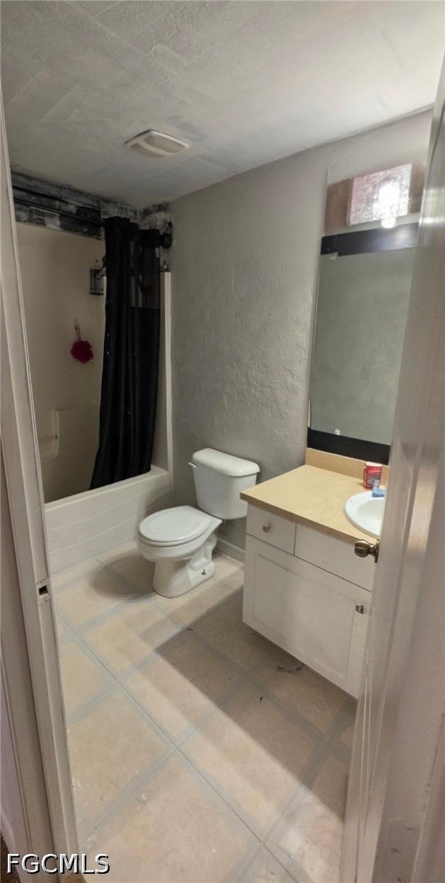 3 Bed SingleFamilyResidence for Sale in Buckingham, FL — photo 13