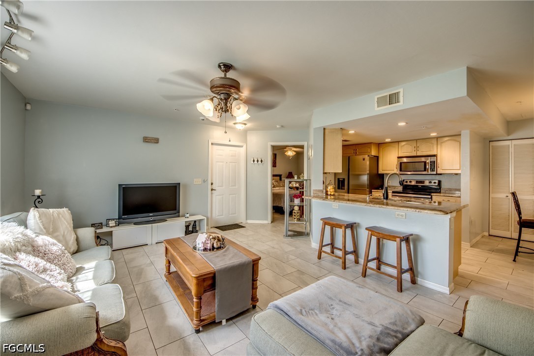 2 Bed Condominium for Sale in Coral Cove, photo 13