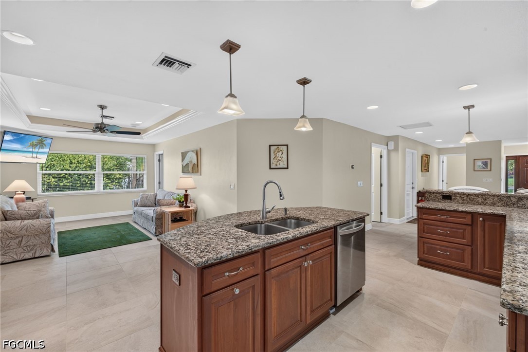 4 Bed SingleFamilyResidence for Sale in Fort Myers, photo 13
