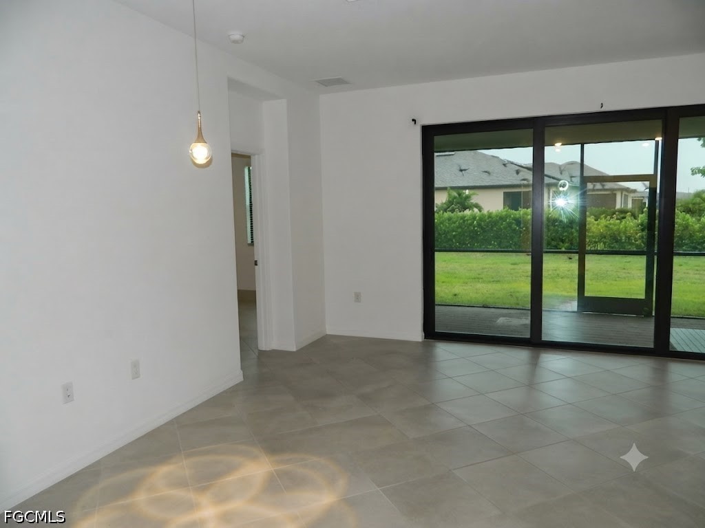 3 Bed SingleFamilyResidence for Sale in Portico, FL — photo 13