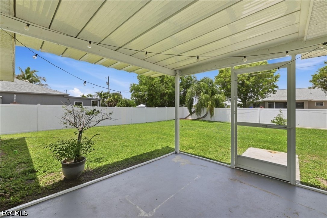 3 Bed SingleFamilyResidence for Sale in Cape Coral, photo 13