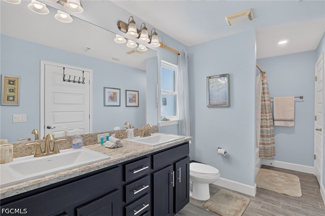 3 Bed SingleFamilyResidence for Sale in Cape Coral, photo 13