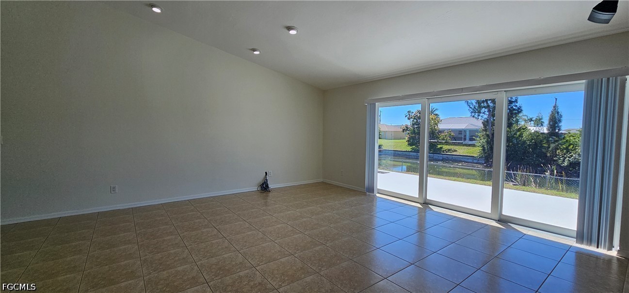 3 Bed Waterfront Home for Sale in Cape Coral, photo 13