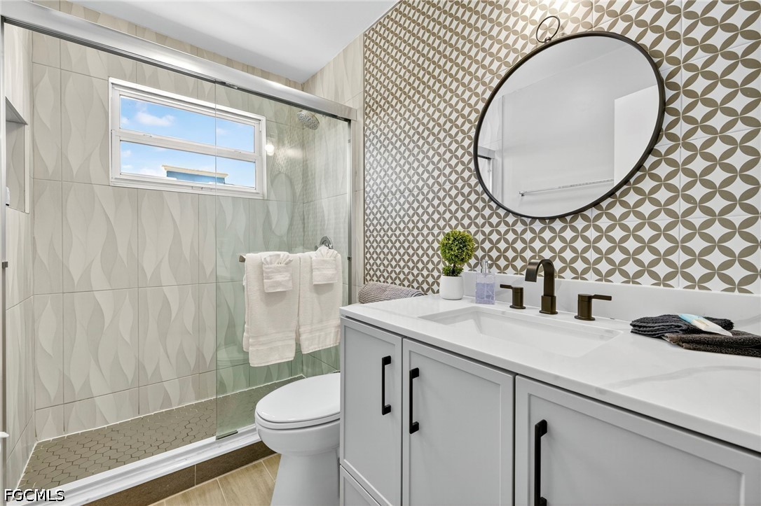 6 Bed Pool Home for Sale in Seagrape, photo 13