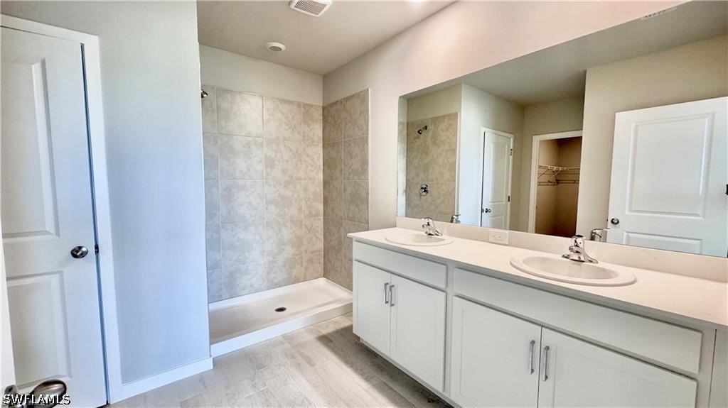 4 Bed SingleFamilyResidence for Sale in Palmetto Landing, FL — photo 13