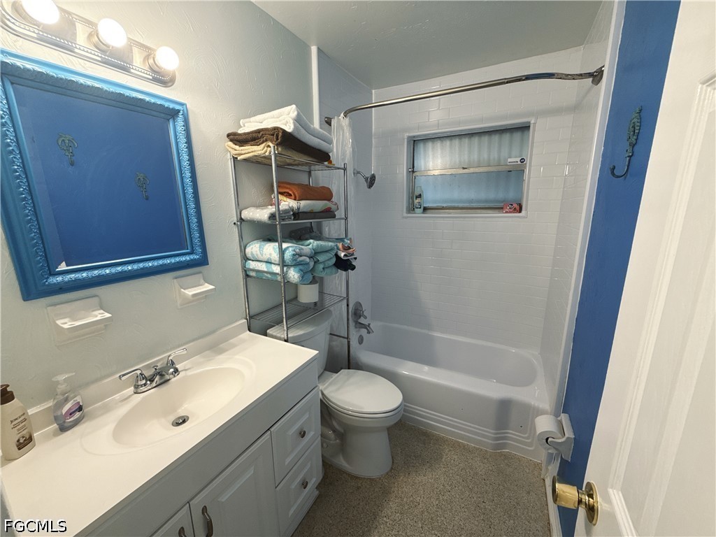 3 Bed SingleFamilyResidence for Sale in North Fort Myers, FL — photo 13