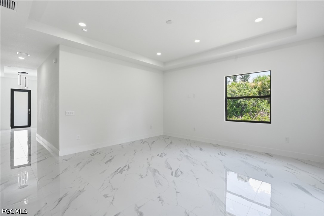 3 Bed SingleFamilyResidence for Sale in Port Labelle, photo 13