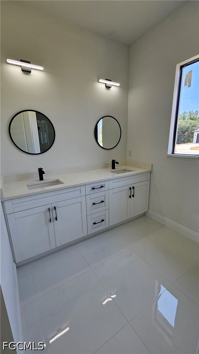 4 Bed SingleFamilyResidence for Sale in Lehigh Acres, photo 13