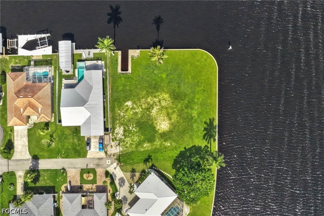 Waterfront Home for Sale in Fort Myers Shores, photo 13