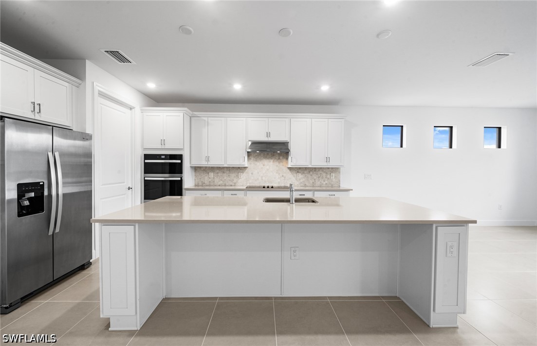 3 Bed Pool Home for Sale in Country Club, photo 13