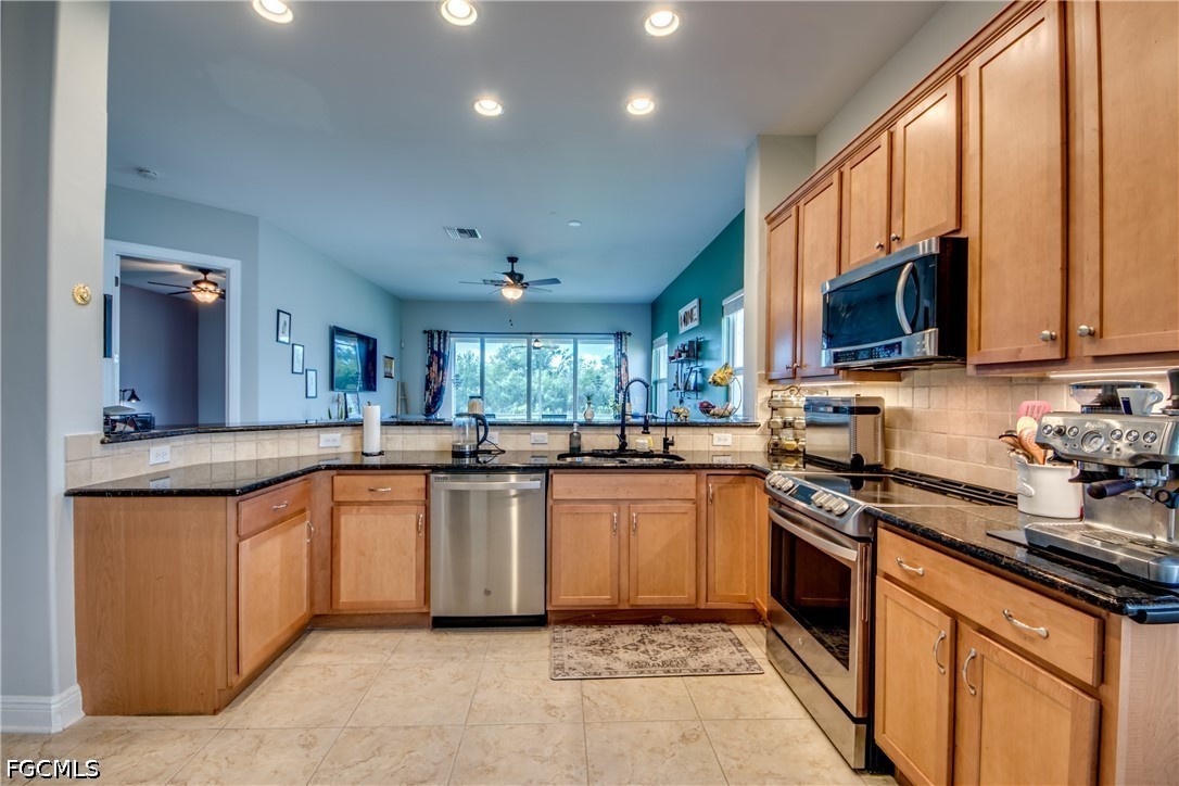 3 Bed Waterfront Home for Sale in Fort Myers, photo 13