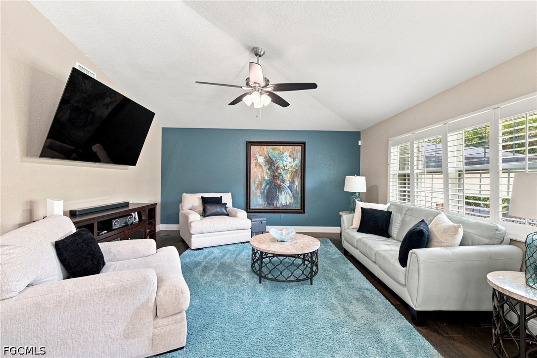 3 Bed Pool Home for Sale in Meadowbrook, photo 13