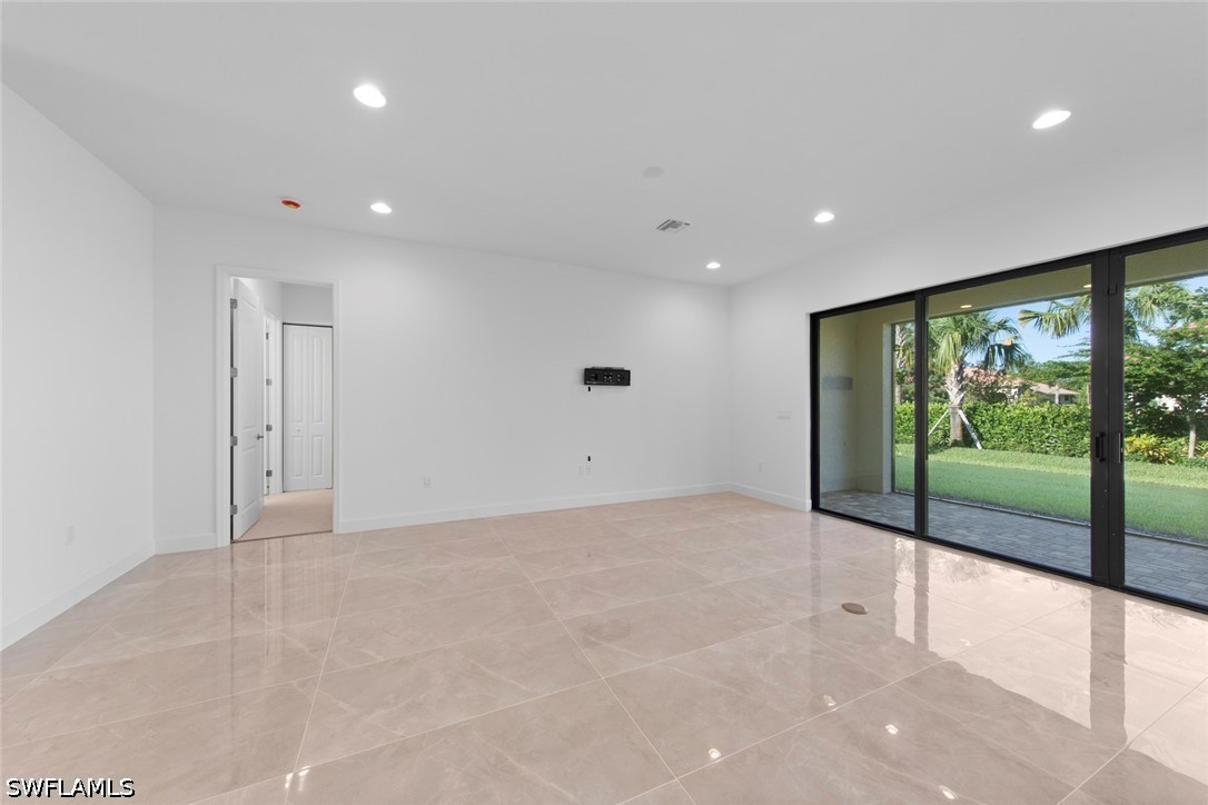 3 Bed SingleFamilyResidence for Sale in Estero, photo 13