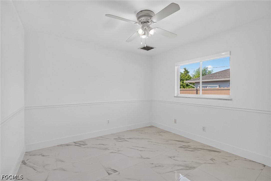 3 Bed SingleFamilyResidence for Sale in Lehigh Acres, photo 13