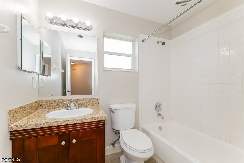 3 Bed SingleFamilyResidence for Sale in West Palm Beach, photo 13