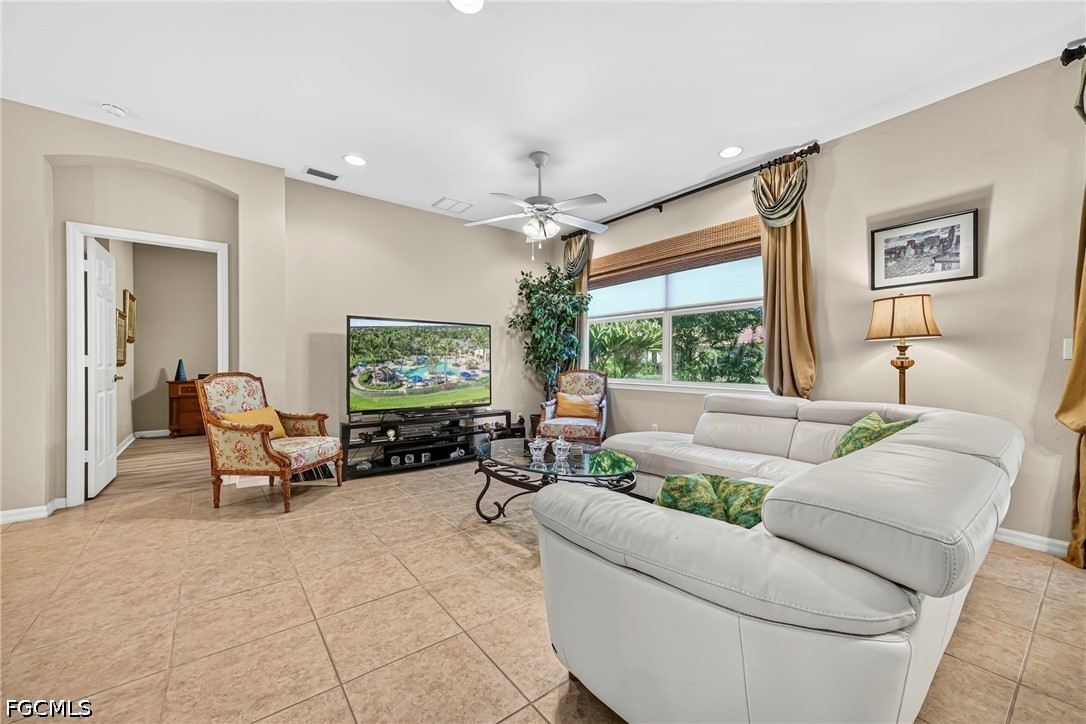 3 Bed SingleFamilyResidence for Sale in Verdmont, photo 13