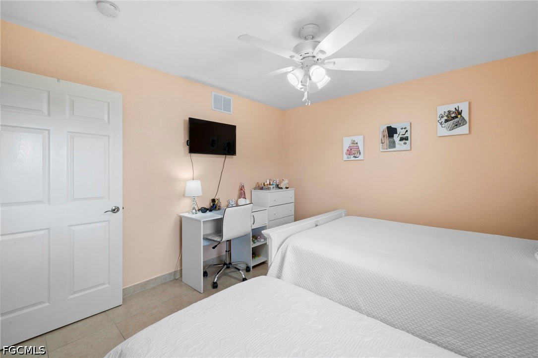 2 Bed Condominium for Sale in Cape Coral, photo 13