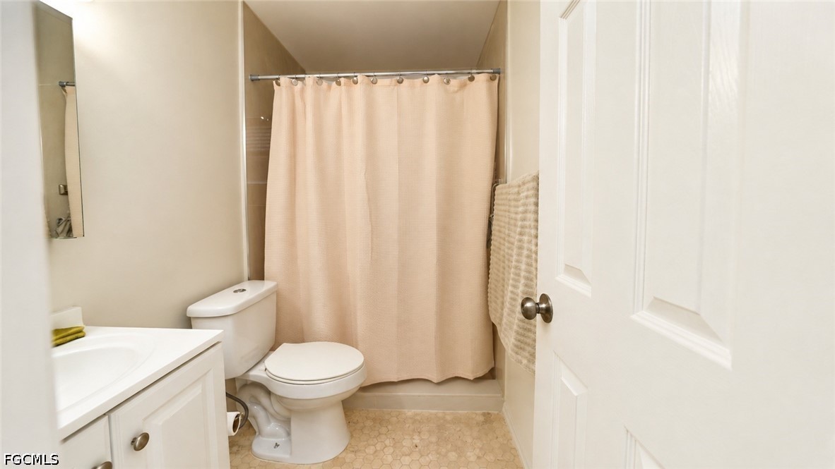 2 Bed SingleFamilyResidence for Sale in Cape Coral, photo 13
