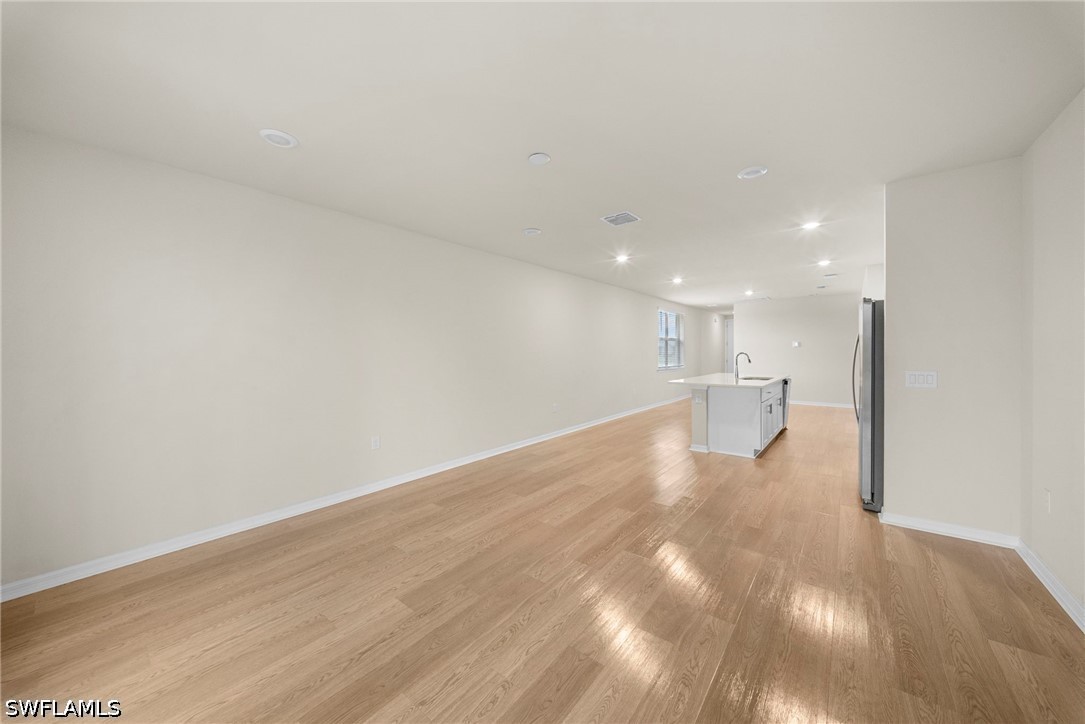 3 Bed SingleFamilyResidence for Sale in Crescent Lakes, photo 13