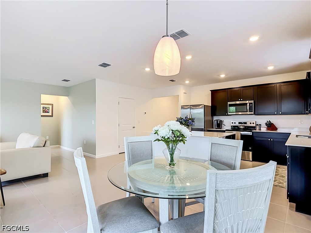 4 Bed SingleFamilyResidence for Sale in Caloosa Cove, photo 13