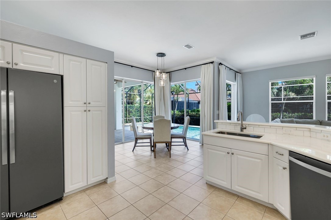 3 Bed Pool Home for Sale in Stonebridge South, photo 13