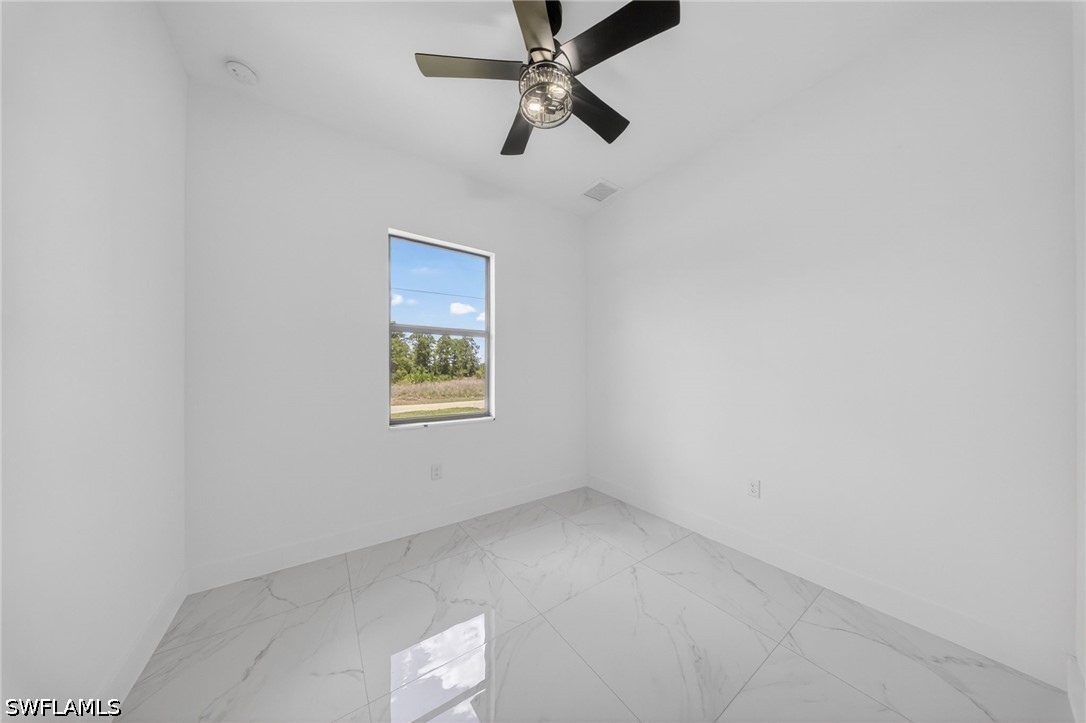 3 Bed SingleFamilyResidence for Sale in Lehigh Acres, photo 13