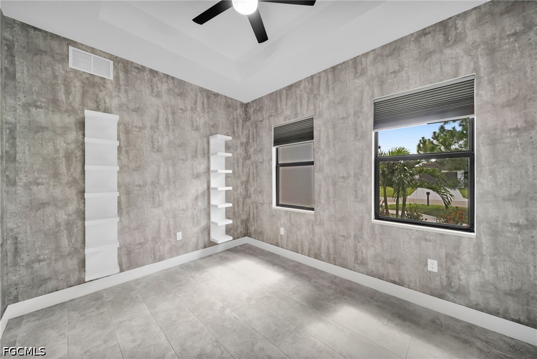 3 Bed SingleFamilyResidence for Sale in Lehigh Acres, photo 13