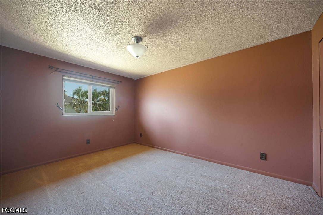 3 Bed SingleFamilyResidence for Sale in Cape Coral, photo 13