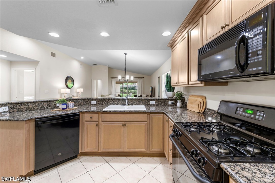 3 Bed SingleFamilyResidence for Sale in Estero, photo 13