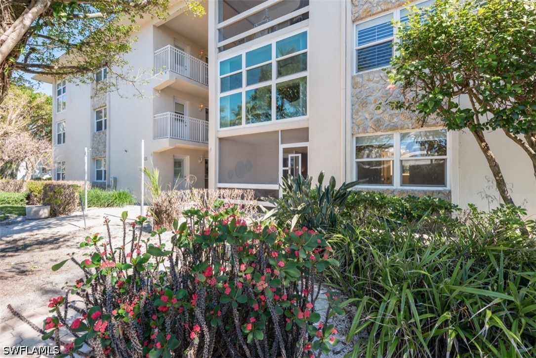 2 Bed Pool Home for Sale in Town Manor, photo 13