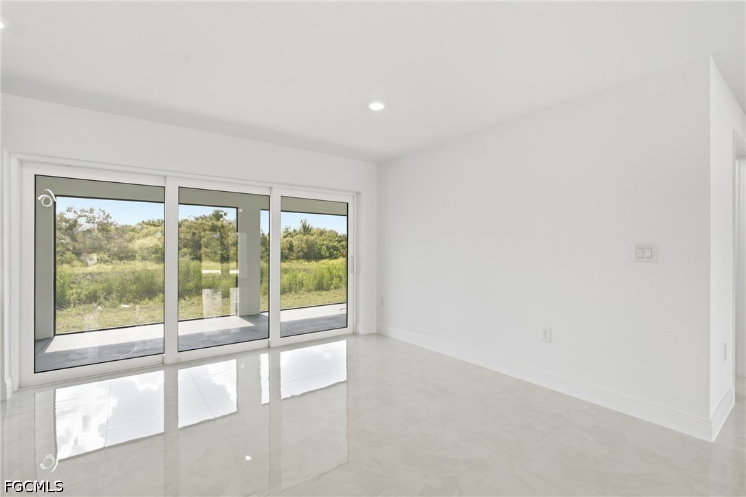 3 Bed SingleFamilyResidence for Sale in Lehigh Acres, photo 13