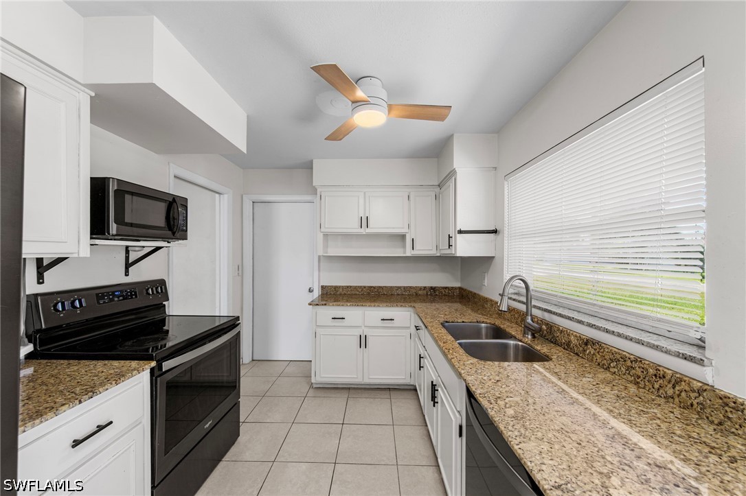 3 Bed SingleFamilyResidence for Sale in Cape Coral, photo 13