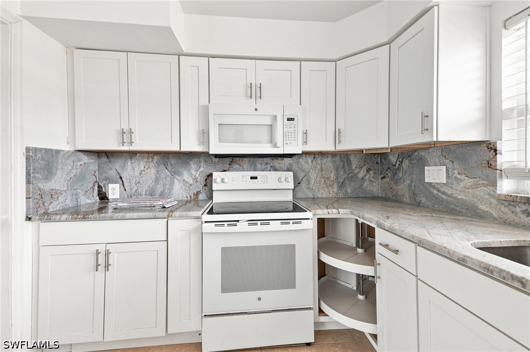 2 Bed Pool Home for Sale in Cape Coral, photo 13