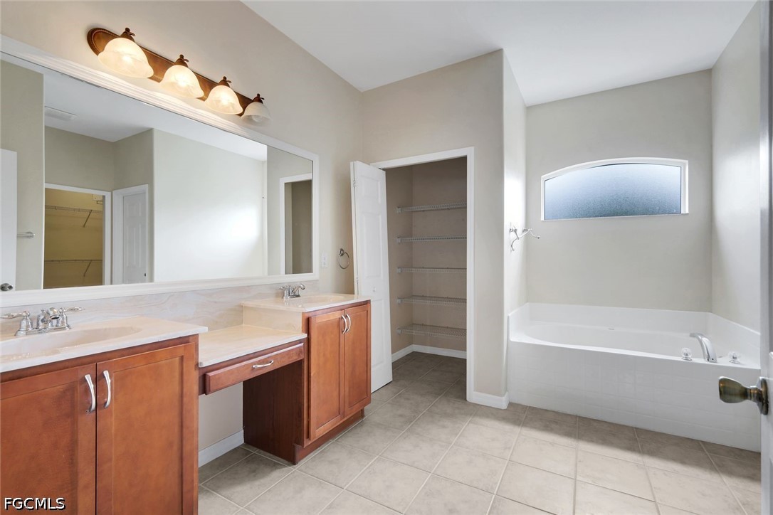 3 Bed Pool Home for Sale in Hawk'S Preserve, photo 13
