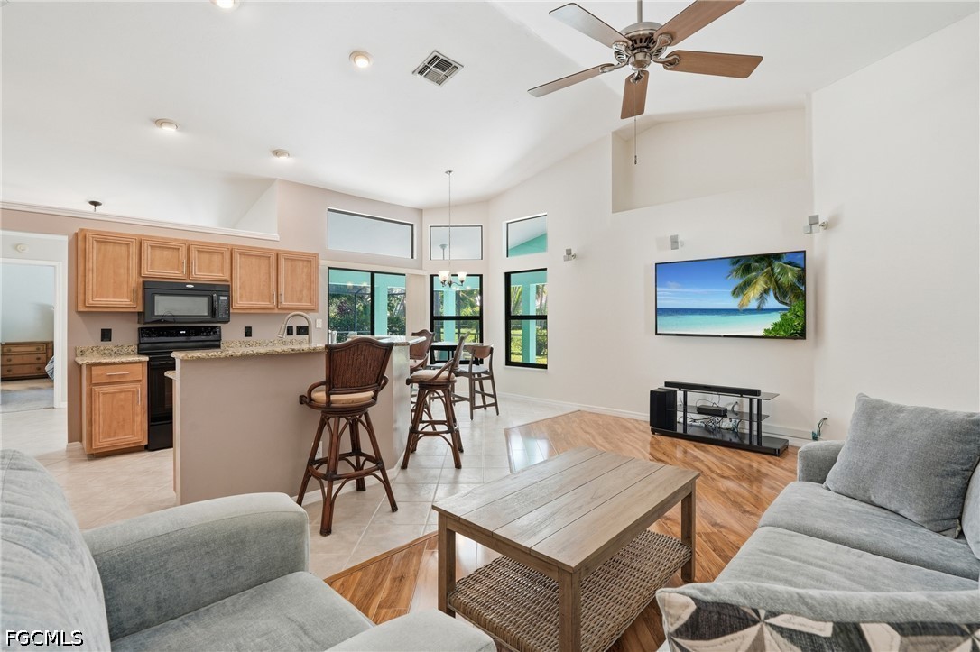 3 Bed Pool Home for Sale in Palmlee Park, photo 13