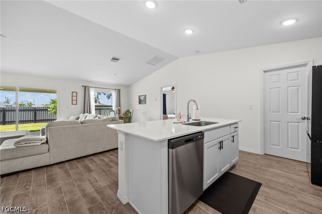 3 Bed SingleFamilyResidence for Sale in Cape Coral, photo 13