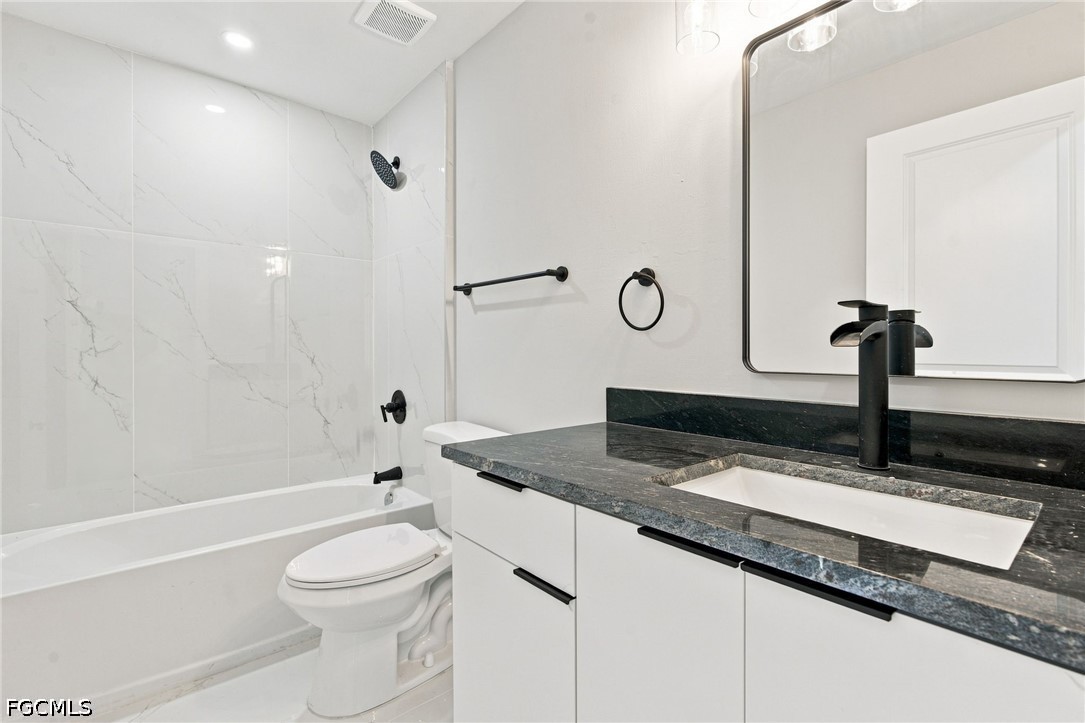 3 Bed Attached for Sale in Lehigh Acres, photo 13