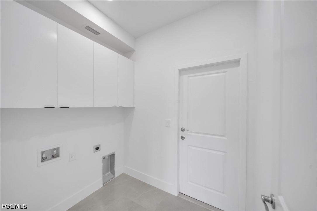 4 Bed SingleFamilyResidence for Sale in Lehigh Acres, photo 13
