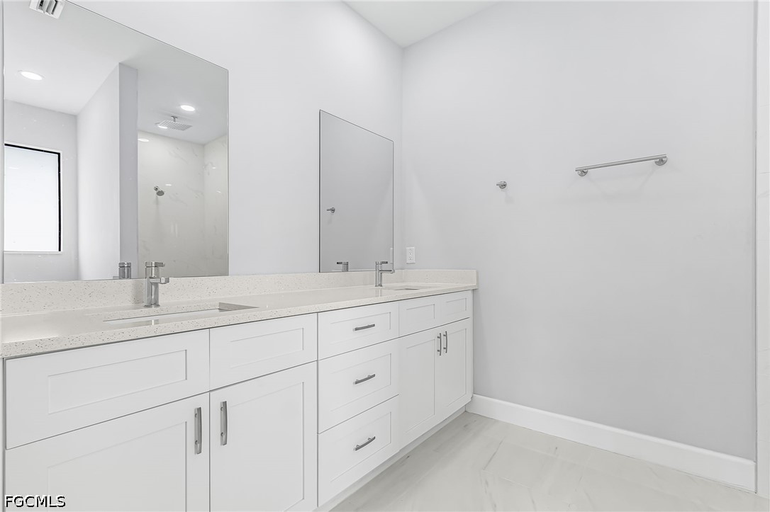 3 Bed SingleFamilyResidence for Sale in Cape Coral, photo 13