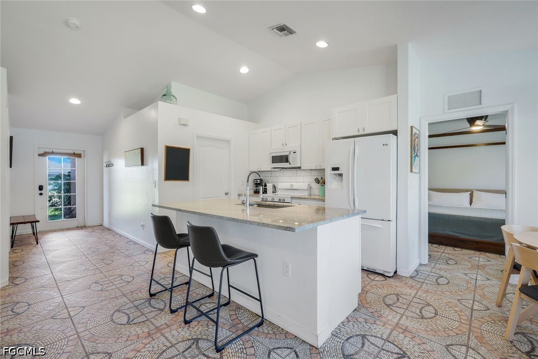 3 Bed SingleFamilyResidence for Sale in Cape Coral, photo 13