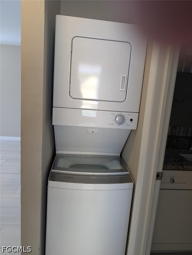 2 Bed Condominium for Sale in Cape Coral, photo 13