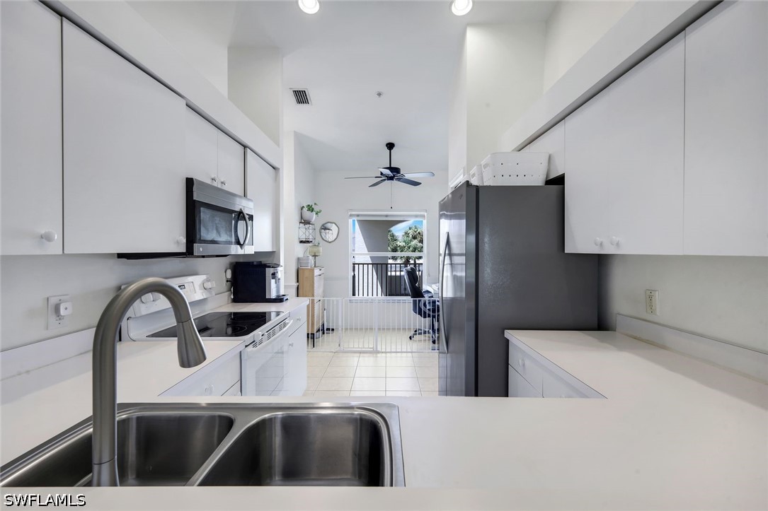 2 Bed Condominium for Sale in Stoneybrook, photo 13