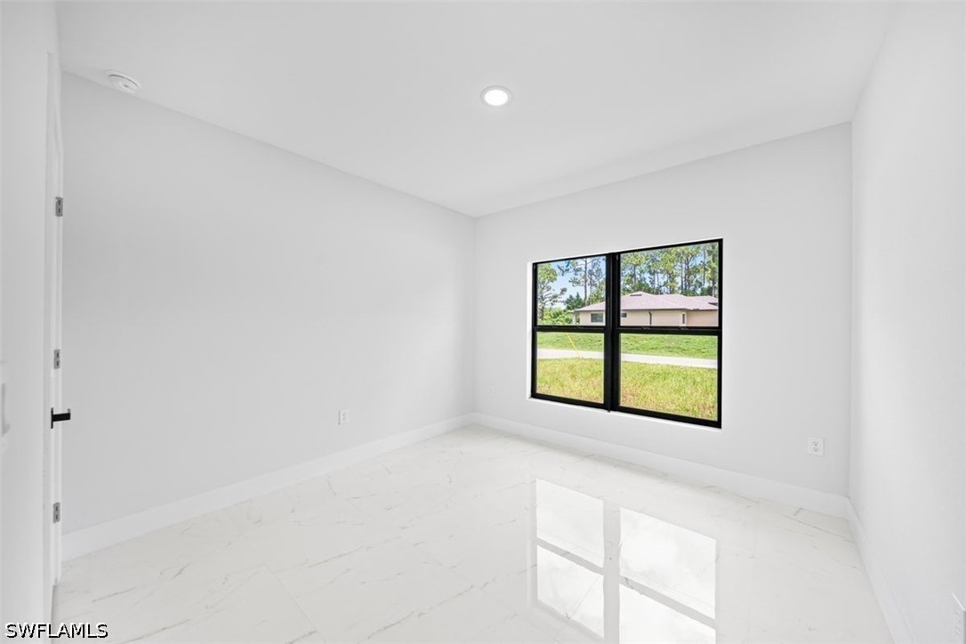 3 Bed SingleFamilyResidence for Sale in Lehigh Acres, photo 13