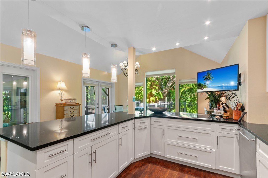 2 Bed Detached for Sale in Naples, photo 13