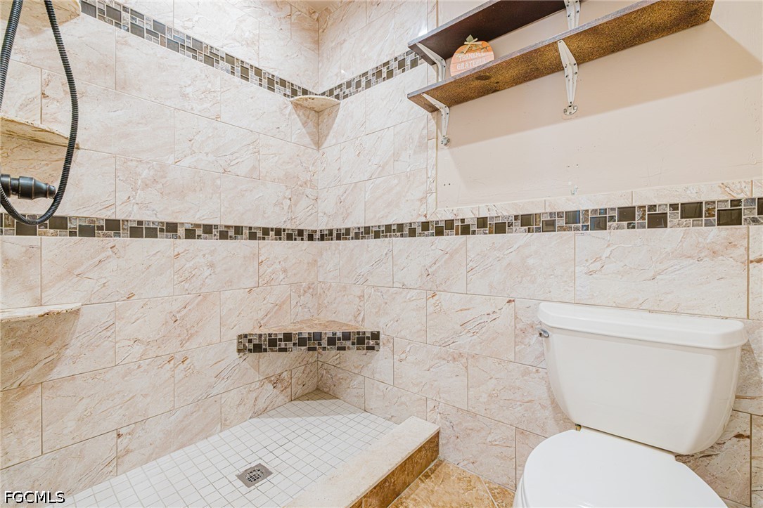 3 Bed SingleFamilyResidence for Sale in Fort Myers, photo 13